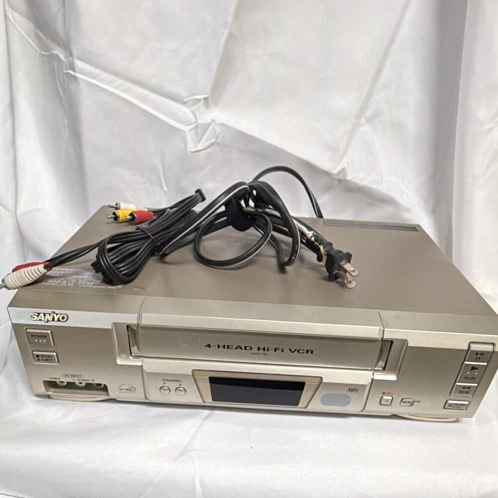 SANYO VWM-700 4-Head Hi-Fi VHS VCR Player Tested Works No Remote